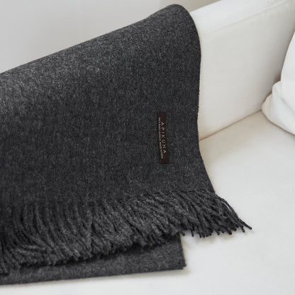 Decke aus 100 % Baby-Alpakawolle – Dunkelgrau
