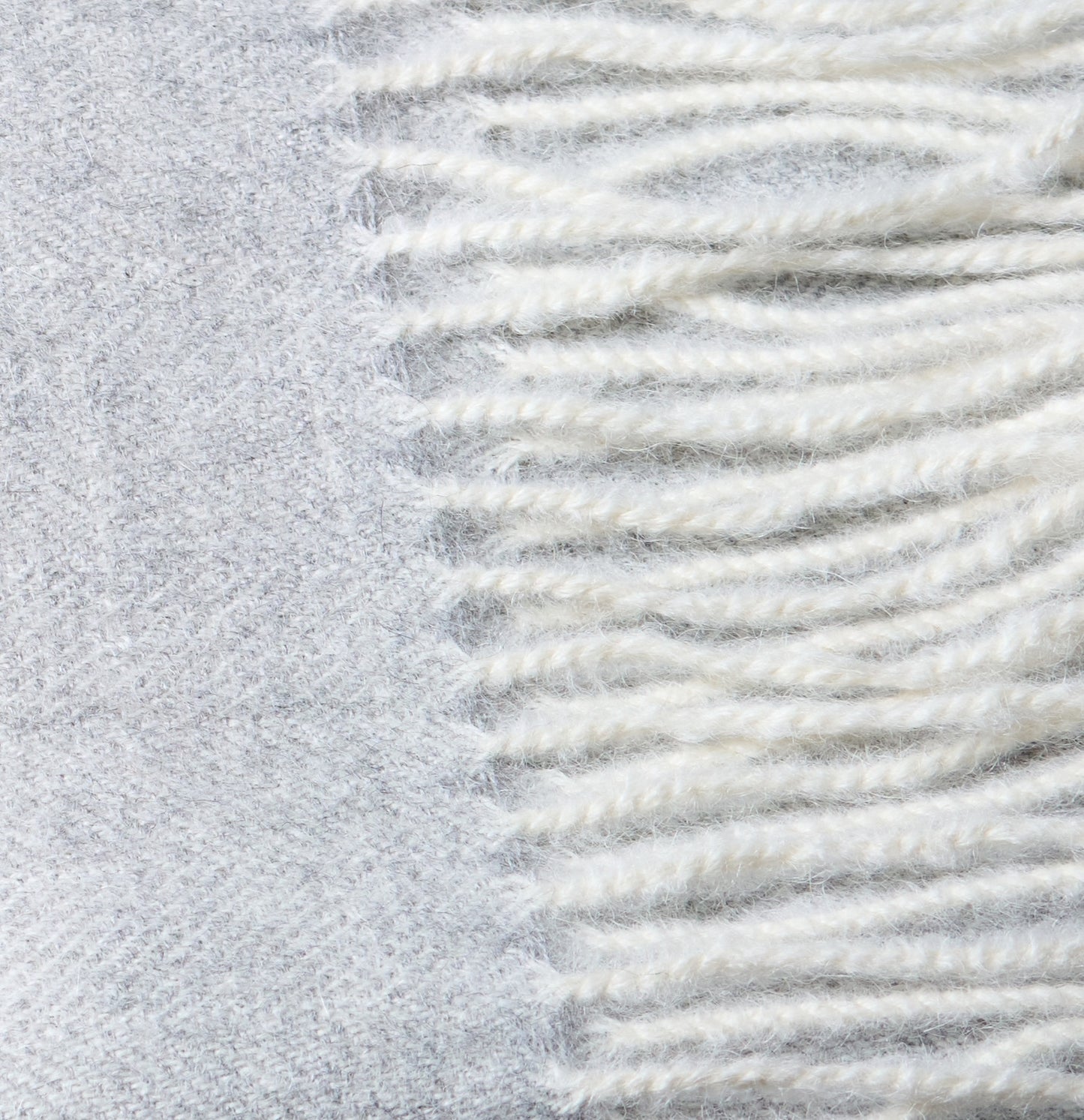 Schal aus 100 % Baby-Alpakawolle – Hellgrau