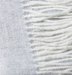 Schal aus 100 % Baby-Alpakawolle – Hellgrau